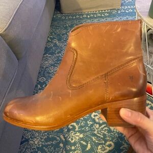 Frye leather ankle boots size 9